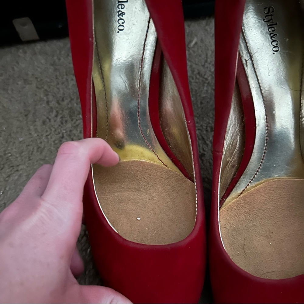 Red Heels - Picture 2 of 5